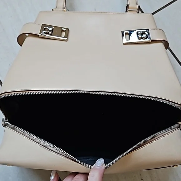 Salvatore Ferragamo Leather Handbag Silver Logo Hardware - Picture 13 of 13